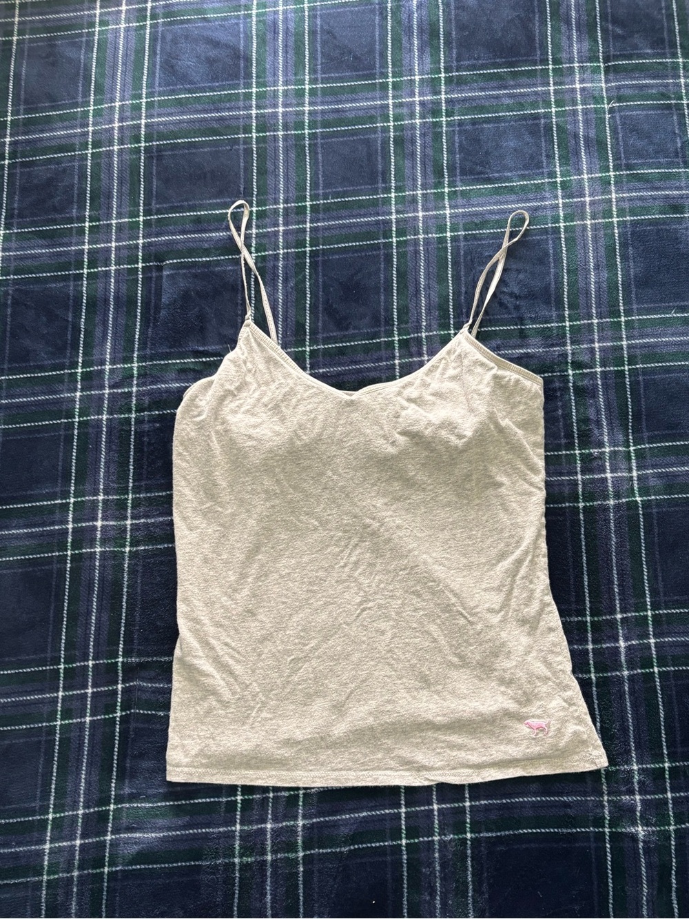 Y2K 2000s Victoria's Secret PINK light grey cami top w/adjustable straps. Size L